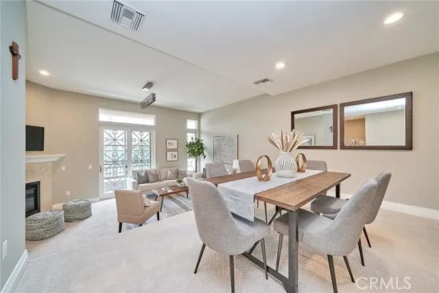 행콕팍 근처 타운홈
						2003년생, 방4 화장실4, 약 2200 sf, 오픈구조, Attached Garage, 편리한 위치
						콘도  Los Angeles CA's preview 2