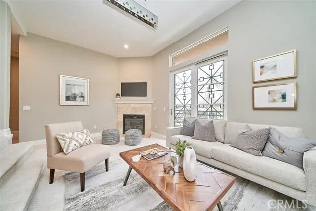 행콕팍 근처 타운홈
						2003년생, 방4 화장실4, 약 2200 sf, 오픈구조, Attached Garage, 편리한 위치
						콘도  Los Angeles CA's preview 3