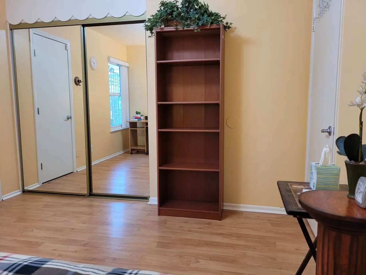 개인출구,개인부엌(직장여성만 가능/세리토스 싱글 하우스)
					룸메이트
					안전하고 교통편한 세리토스(직장여성만가능)'s preview 2