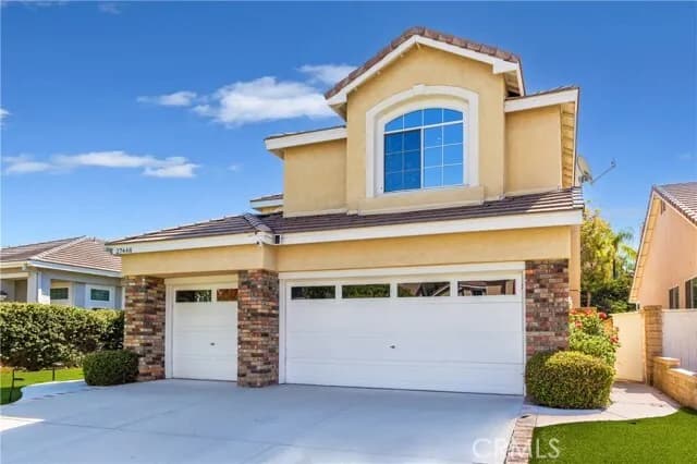 발렌시아 하우스 
						방4 화장실3, + Office, (1층 방1+화1) 약 2100 sf, 랏 6400 sf, 3카차고, NO Mello Roos
						주택  Valencia CA's preview 3