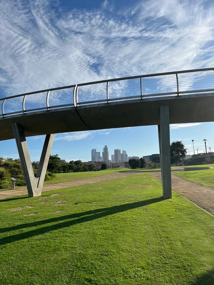 여자 룸메 구합니다
					룸메이트
					Los Angeles's preview 1