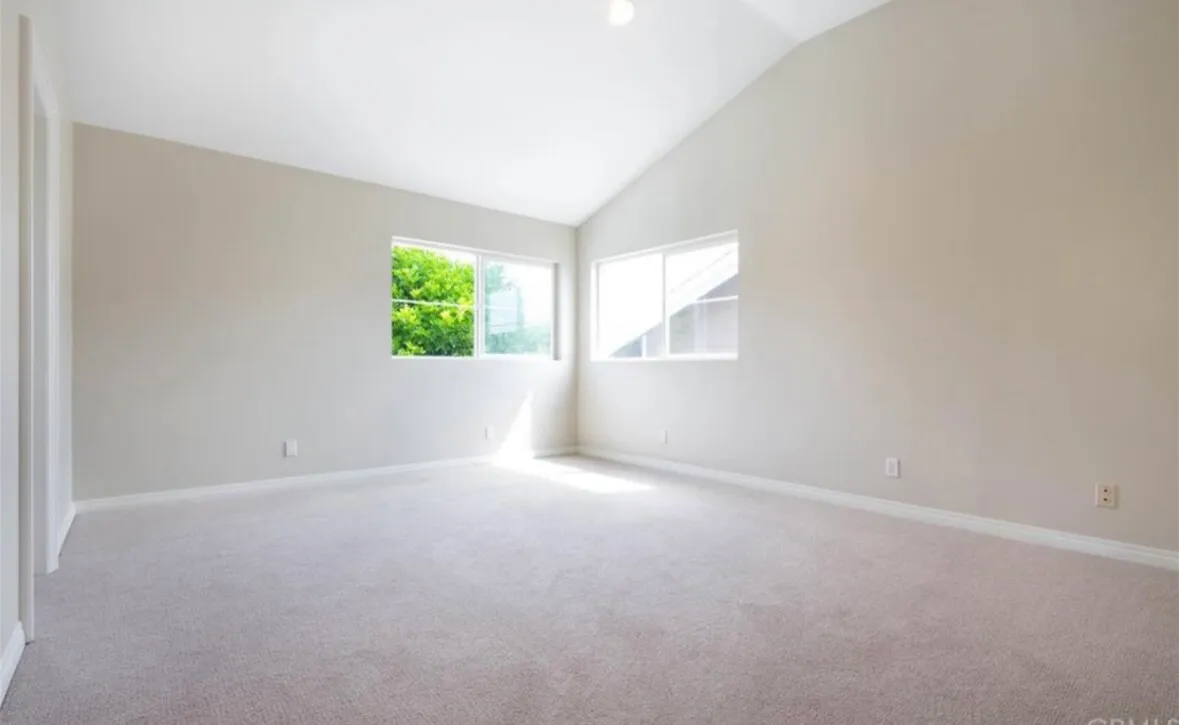 맨하탄비치에서 깨끗한 큰방 렌트해요!
					룸메이트
					사우스베이 맨하탄비치's preview 2