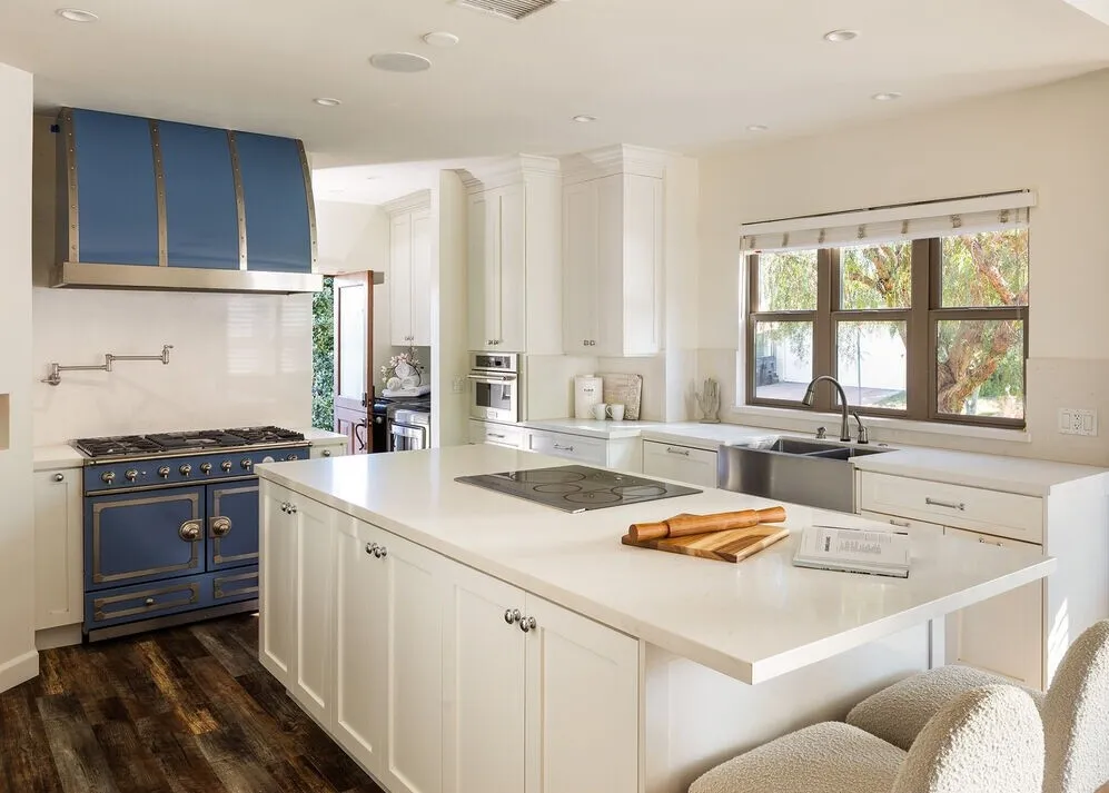 미드LA 하우스
						방3 화장실3, Guest House, 건평 Over 2000 sf, 랏 약 6000 sf
						주택  Los Angeles CA's preview 0