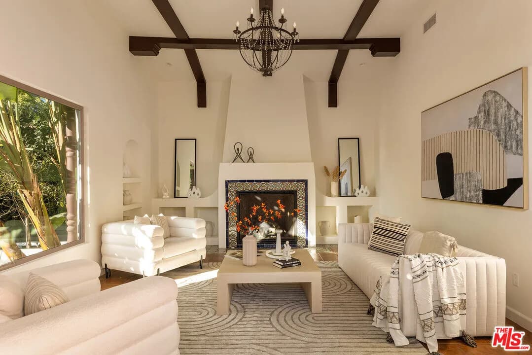 미드LA 하우스
						방3 화장실3, Guest House, 건평 Over 2000 sf, 랏 약 6000 sf
						주택  Los Angeles CA's preview 2