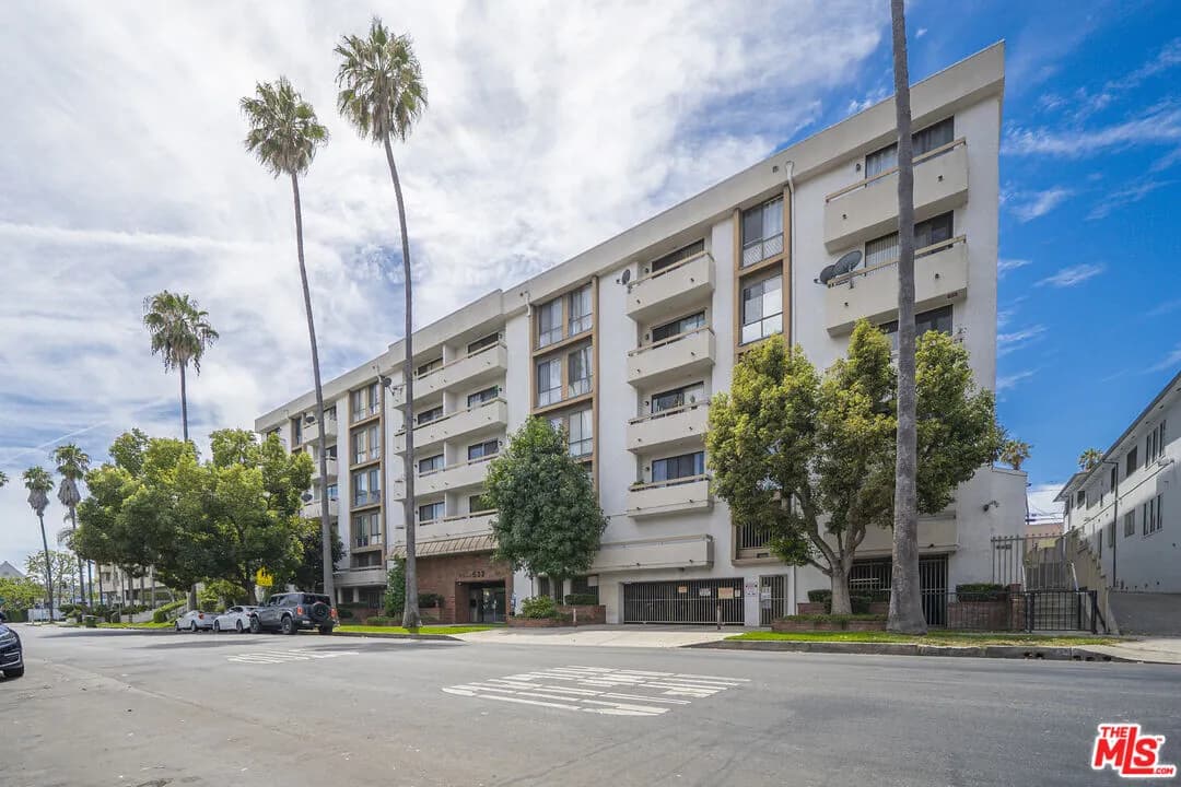 강력추천 1059 한인타운 중심 콘도
						1987년생 / 2베드 2베쓰 / 972sf / EV충전
						콘도  Los Angeles CA's preview 0