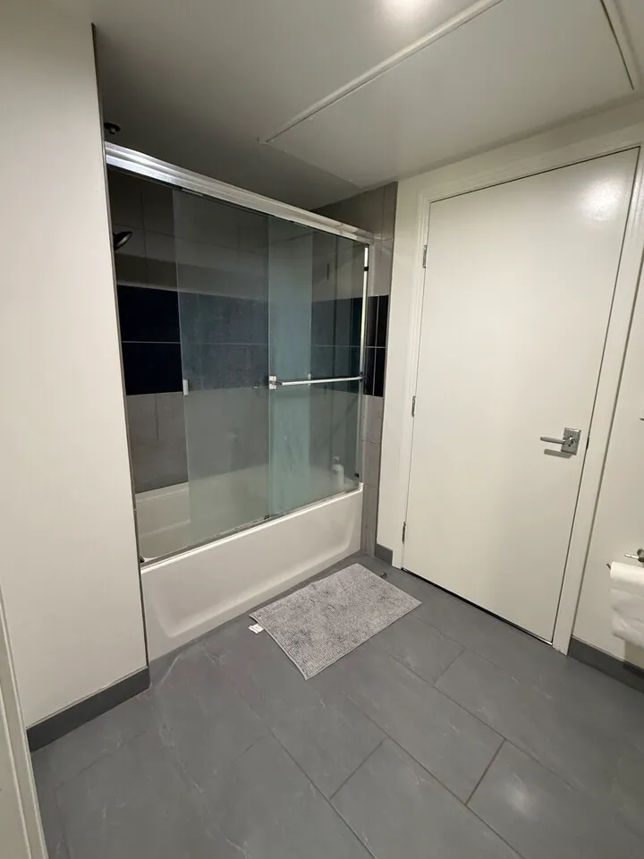 한인타운 중심 방 렌트
					룸메이트
					La 한인타운's preview 1