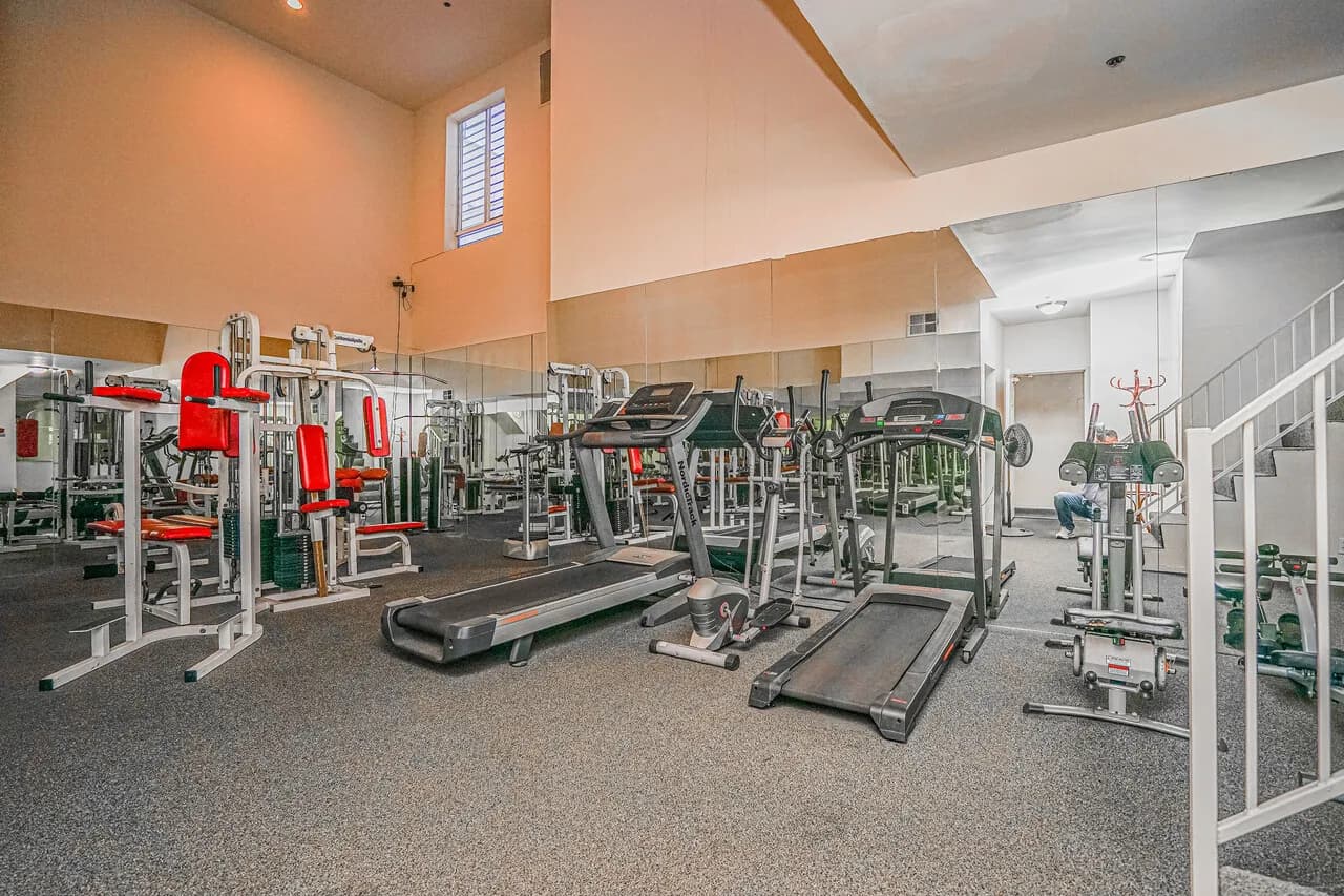 LA 한인타운 (베렌도+ 6가)콘도 룸메이트
					룸메이트
					Los Angeles's preview 3