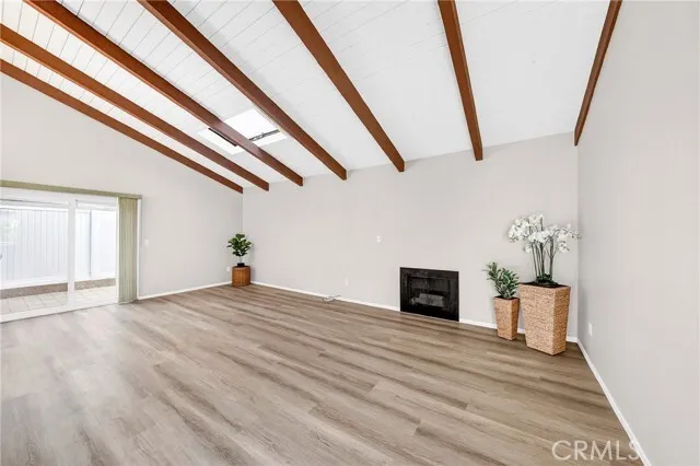 플러튼 명문 학군과 프라이빗한 엔드 유닛의 만남, 놓치기 아까운 단층 콘도!
						콘도  Fullerton CA's preview 0