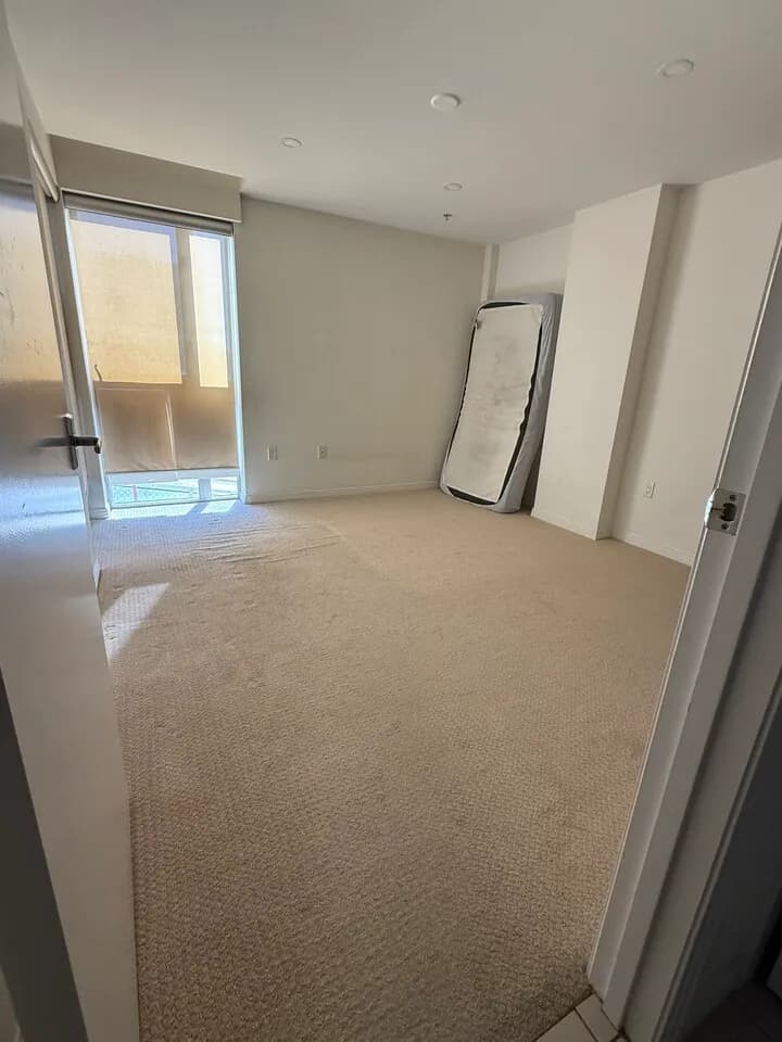 LA 한인타운 중심 방 렌트
					룸메이트
					Los Angeles's preview 0