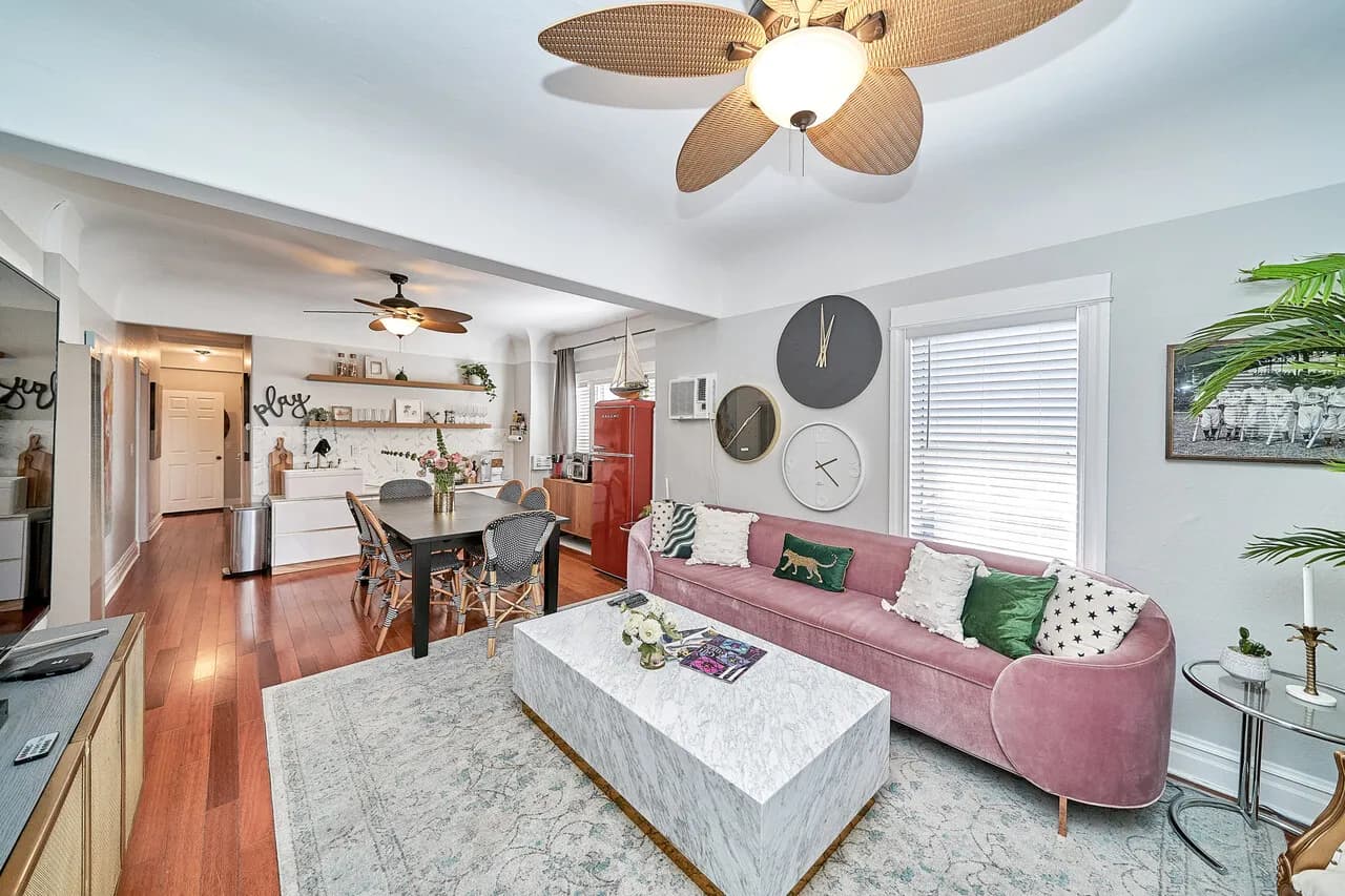 한타단기렌트 하우스 방3 화2 (3박이상가능/ 한달 / 일주일)
					룸메이트
					Los Angeles's preview 0