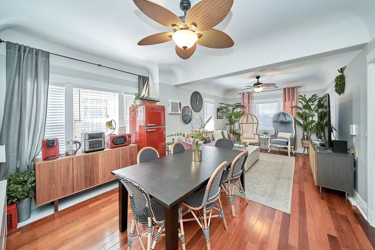 한타단기렌트 하우스 방3 화2 (3박이상가능/ 한달 / 일주일)
					룸메이트
					Los Angeles's preview 1