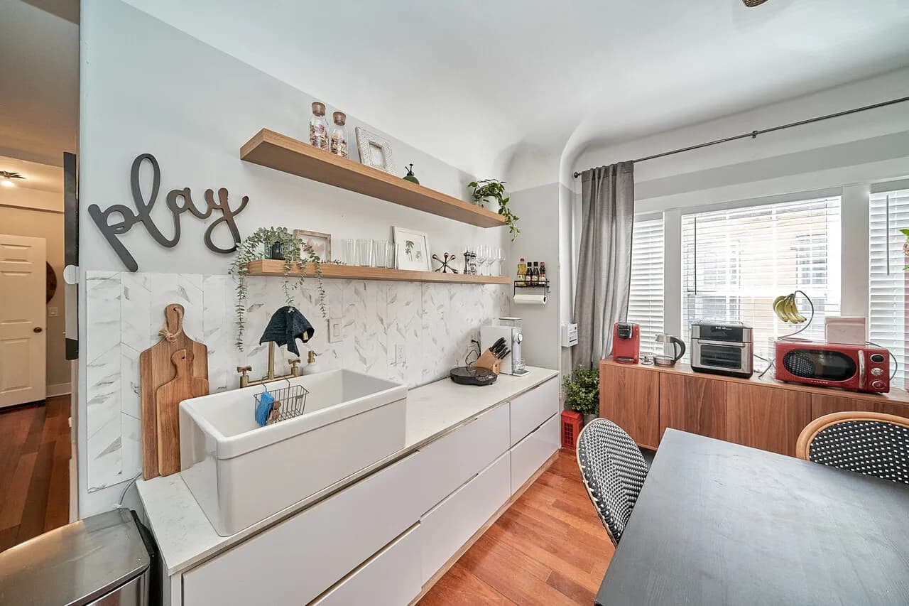 한타단기렌트 하우스 방3 화2 (3박이상가능/ 한달 / 일주일)
					룸메이트
					Los Angeles's preview 2