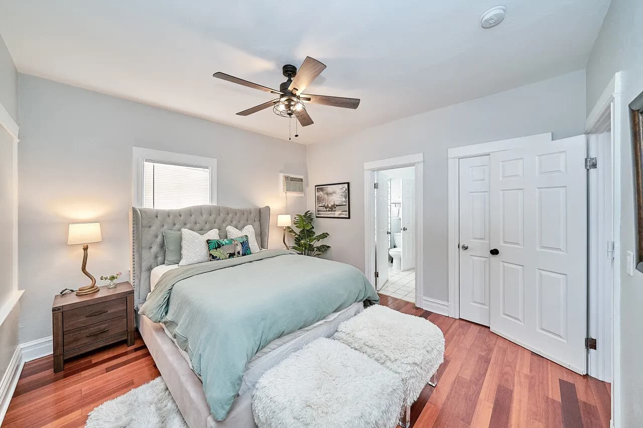 한타단기렌트 하우스 방3 화2 (3박이상가능/ 한달 / 일주일)
					룸메이트
					Los Angeles's preview 3