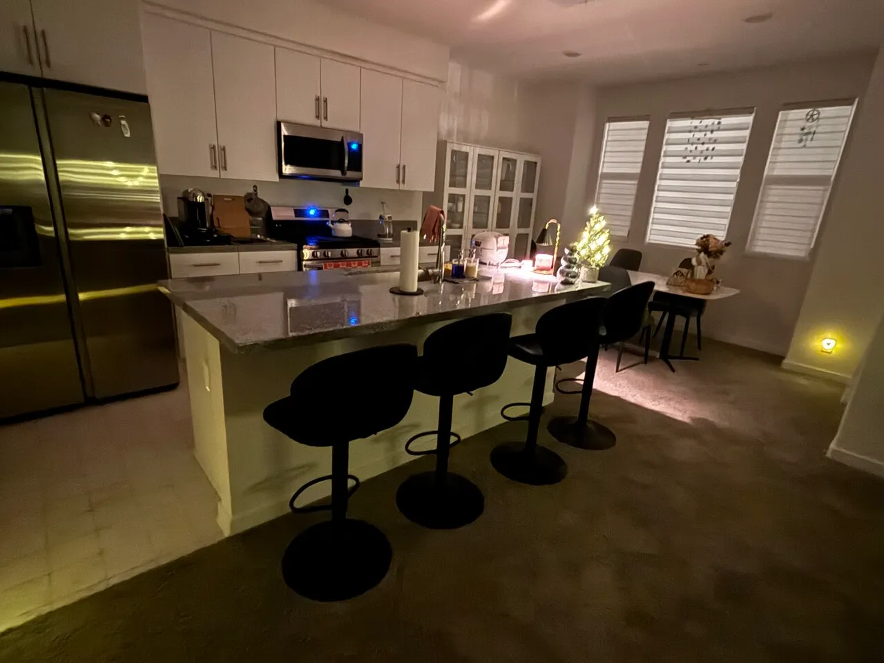 마스터룸 여자 룸메이트 구해요
					룸메이트
					La Habra's preview 1