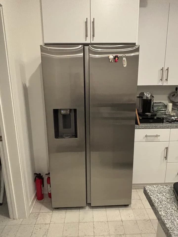 마스터룸 여자 룸메이트 구해요
					룸메이트
					La Habra's preview 3