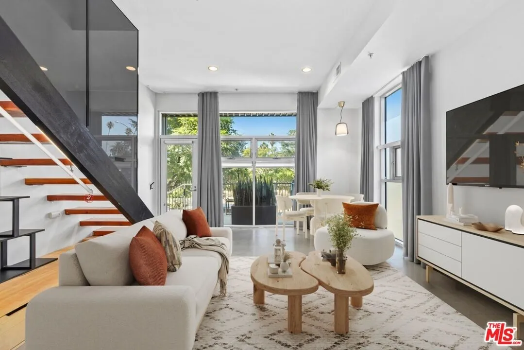 [추천매물-1065][행콕팍] 2베드 3베쓰 콘도
						콘도's preview 3