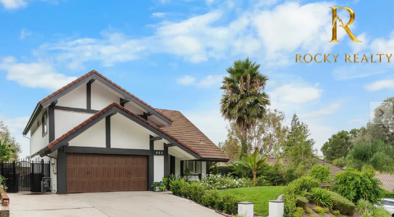 JUST SOLD! 샌디마스 3BD 3BA 1987 SF
						학군 좋고 조용한 동네
						주택's preview 0