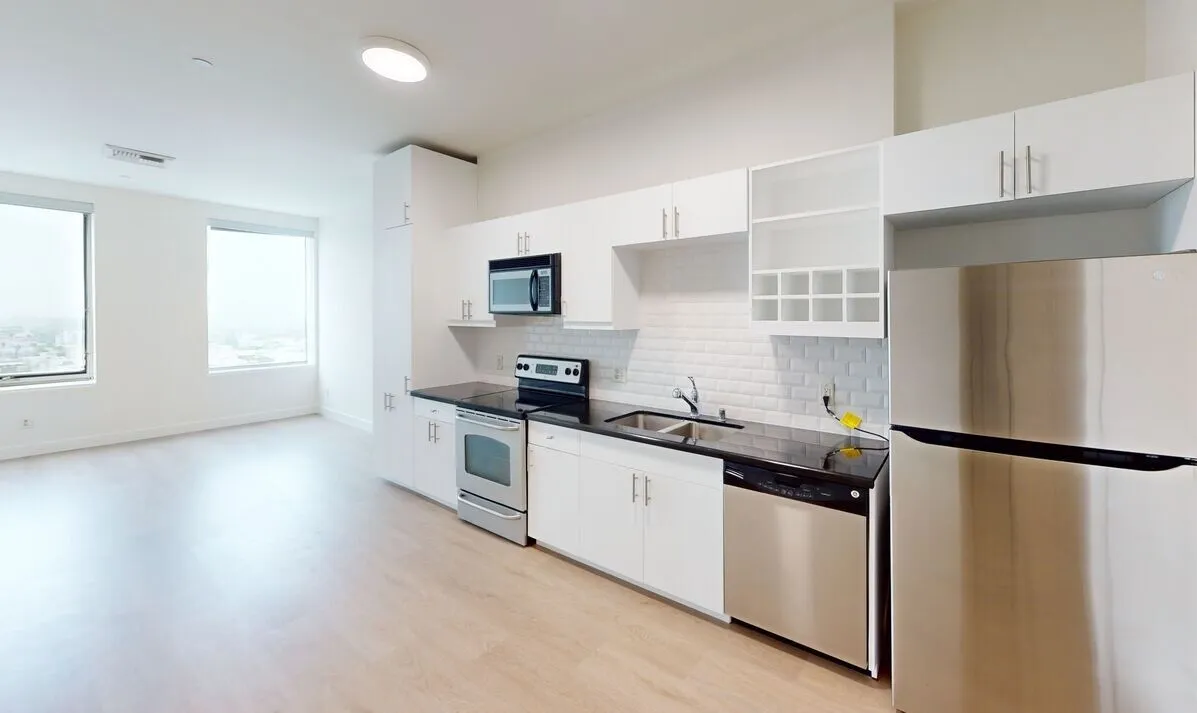 머큐리 콘도
						방2 화장실2, 오픈구조, 하이실링, 부대시설, 시큐리티, 게스트파킹
						콘도  Los Angeles CA's preview 0