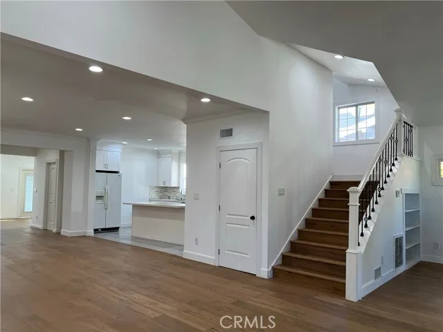 [1069] 한인타운 인근 5베드 4베쓰 주택
						주택's preview 2