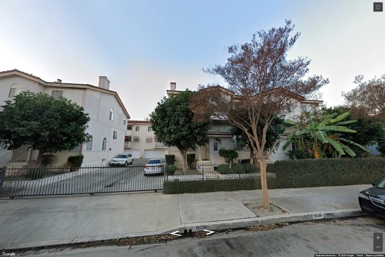 [Norwalk] 게이트단지 하이실링 리모델링 방3개 타운홈
						1624 SQFT, 하이실링, 1996년생
						타운하우스  Norwalk CA's preview 0