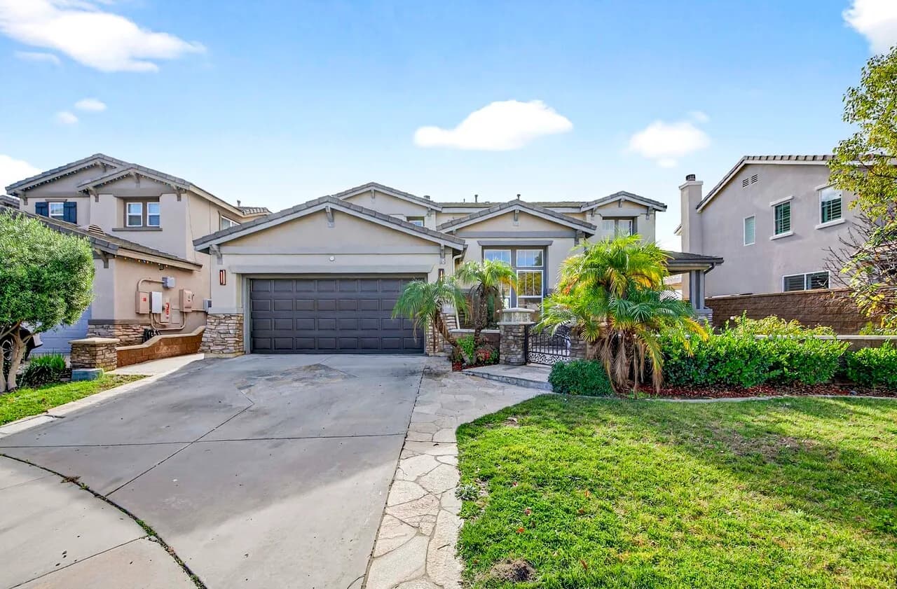 뷰가 살아있는 프리미엄 Murrieta 단독주택
						24시간 가드가 있는 명문 Greer Ranch 게이티드 커뮤니티
						주택  Murrieta CA's preview 0