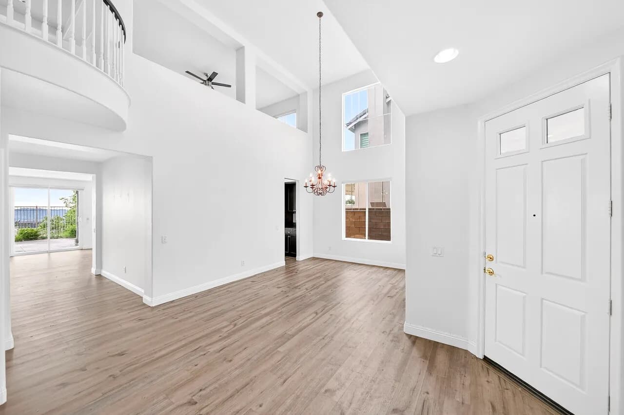 뷰가 살아있는 프리미엄 Murrieta 단독주택
						24시간 가드가 있는 명문 Greer Ranch 게이티드 커뮤니티
						주택  Murrieta CA's preview 1