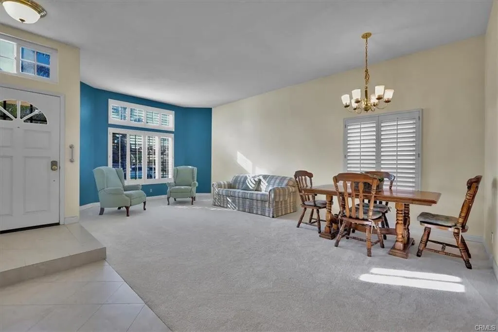 Fullerton학군 1990년생!! 라미라다 인접 EAST Whittier!! 3베드 단
						단층!! 1,648 SqFt!! 1990년생!! 매우 조용하고 안전한 게이트 단지 최고지역!! 

						주택  Whittier CA's preview 2