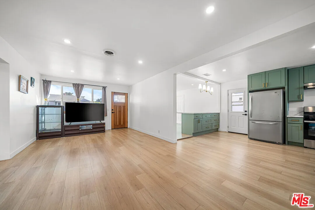 (플러튼) 4베드 단독주택
						부동산쟁이 캐티 리 추천 (012126)
						주택  Fullerton CA's preview 1