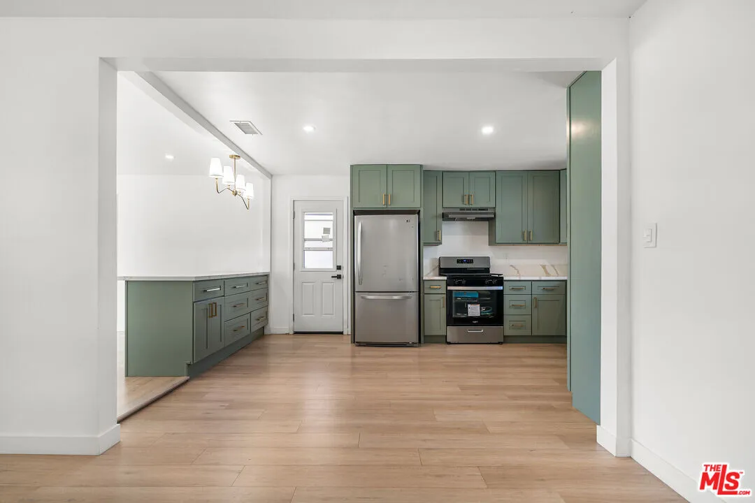 (플러튼) 4베드 단독주택
						부동산쟁이 캐티 리 추천 (012126)
						주택  Fullerton CA's preview 2