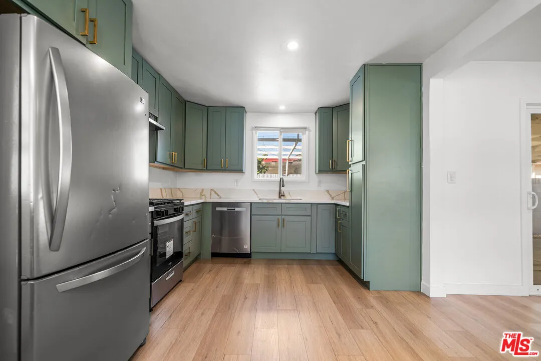 (플러튼) 4베드 단독주택
						부동산쟁이 캐티 리 추천 (012126)
						주택  Fullerton CA's preview 3