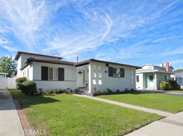 "토랜스 통합학군! 쾌적한 기후와 넓은 패밀리룸이 있는 아늑한 집"
						주택  Torrance CA's preview 0