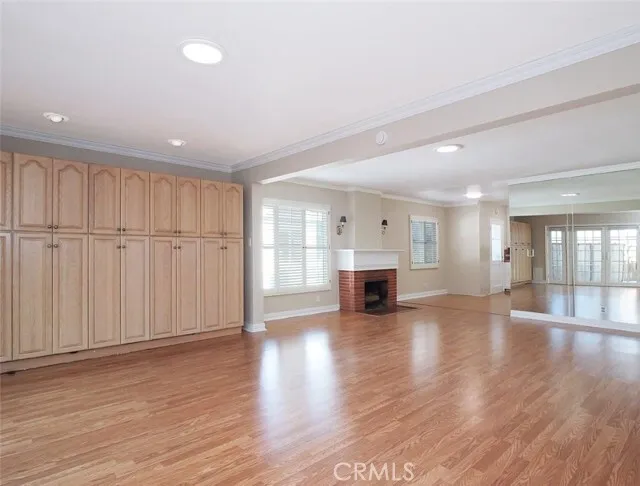 "토랜스 통합학군! 쾌적한 기후와 넓은 패밀리룸이 있는 아늑한 집"
						주택  Torrance CA's preview 1