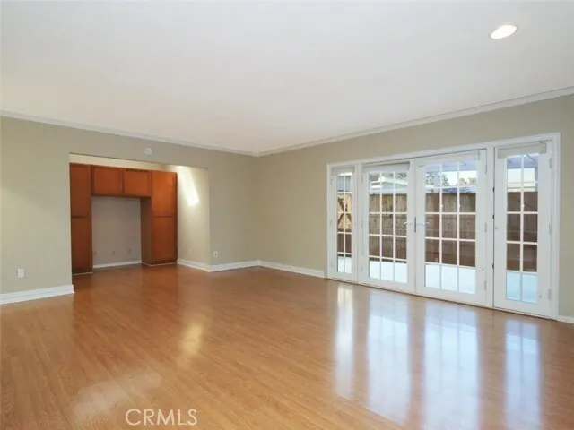 "토랜스 통합학군! 쾌적한 기후와 넓은 패밀리룸이 있는 아늑한 집"
						주택  Torrance CA's preview 3