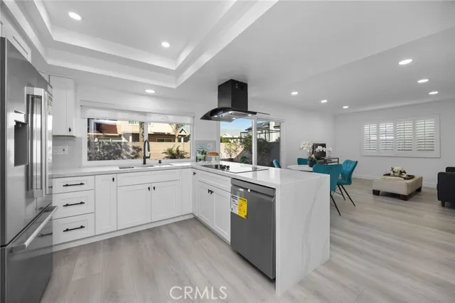 "라 팔마 최고의 변신! 아래층 방/화장실이 완비된 완벽한 2층집"
						주택  La Palma CA's preview 3