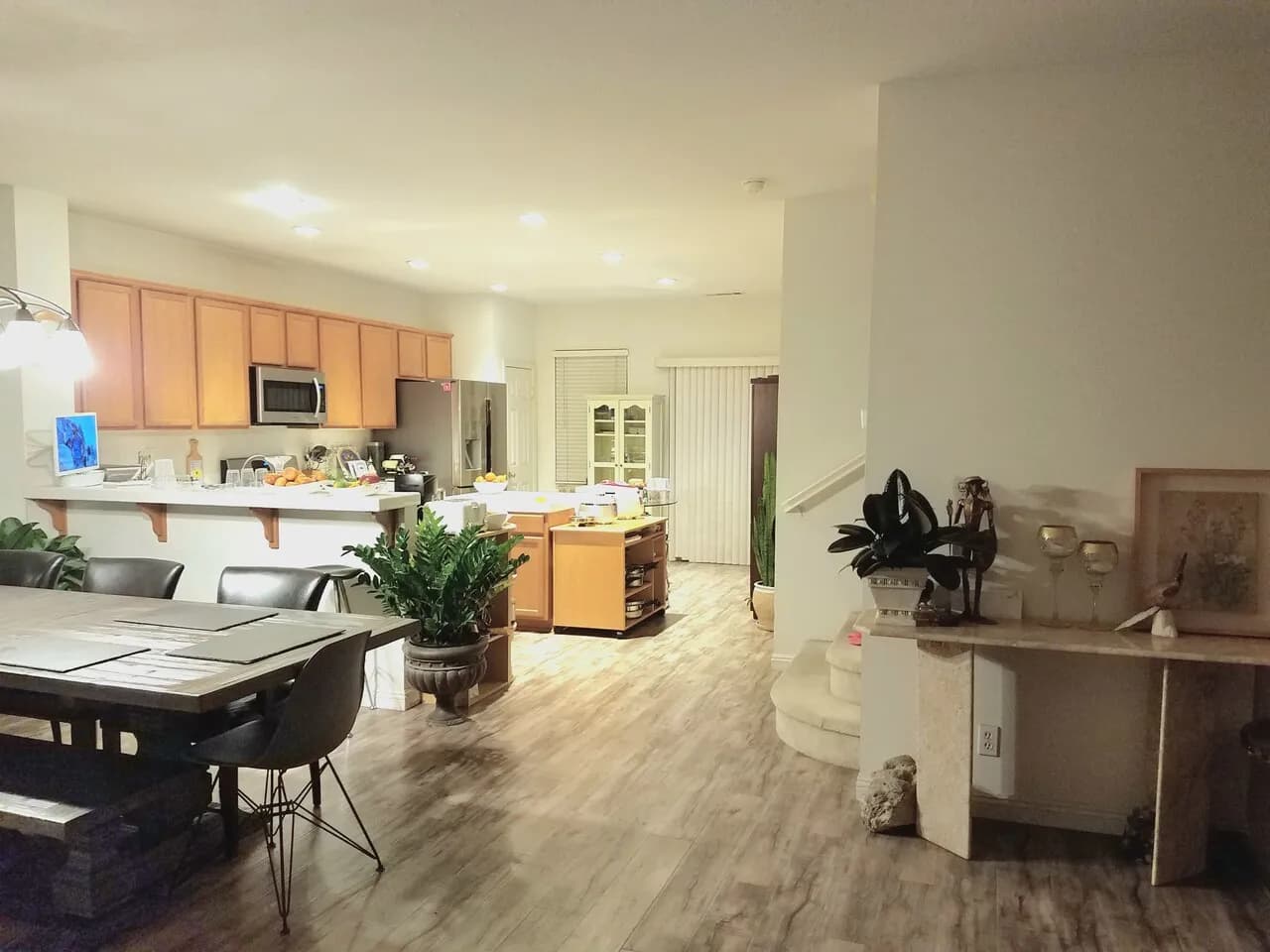 플러튼 Fullerton Amerige Heights 방 필요 하신분
					룸메이트
					Fullerton's preview 0