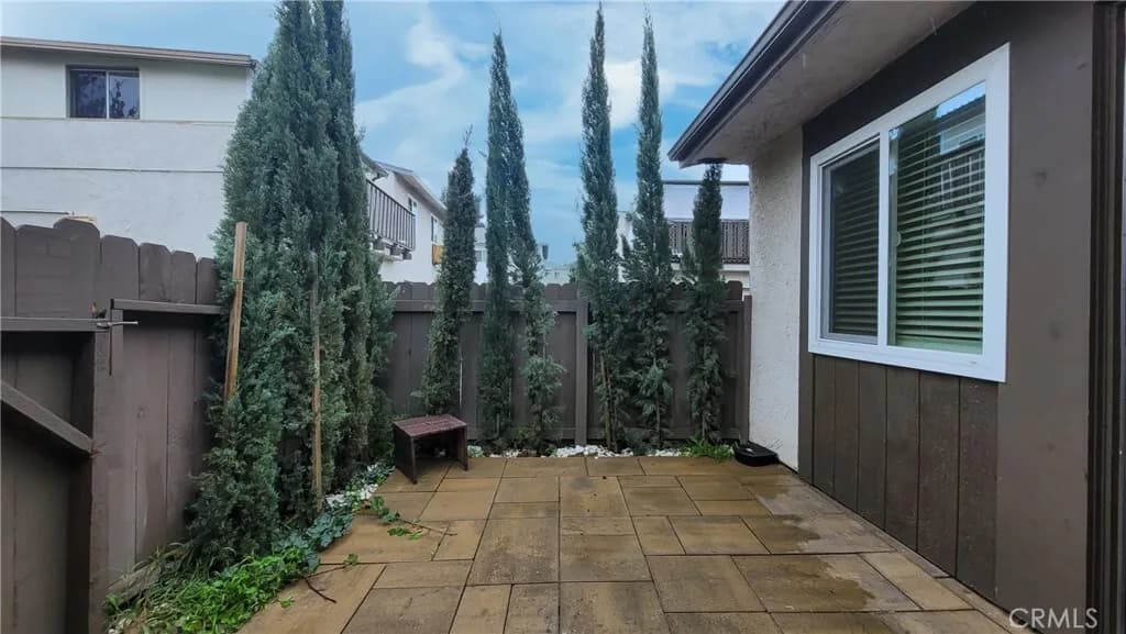 글렌데일 콘도 
						방3 화장실2, 타운홈 스타일, 업그레이드, 2 Car Garage, 편리한 위치
						콘도  Glendale CA's preview 2