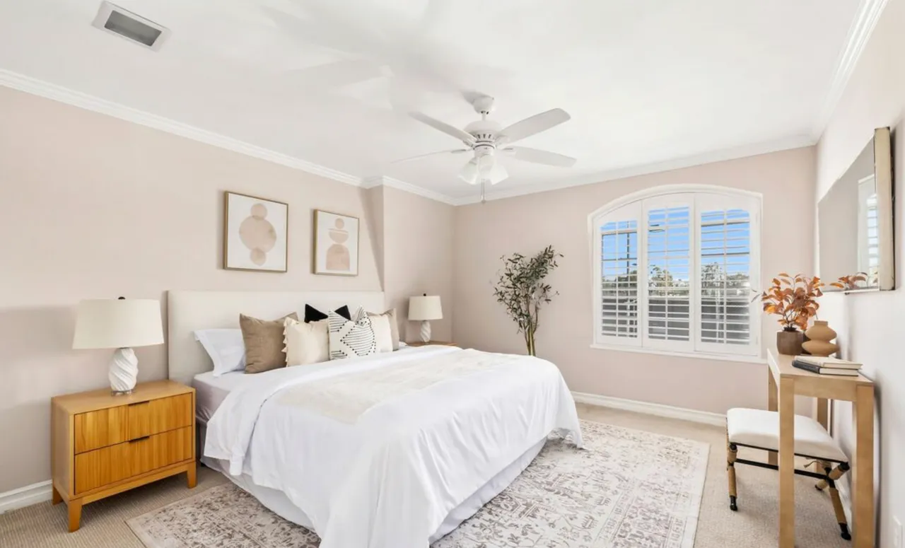 행콕팤 인기있는 타운하우스 콘도 2배드 3배쓰  1,357sf $980,000
						행콕팤 인기있는 타운하우스 콘도 2배드 3배쓰  1,357sf $980,000
						타운하우스  Los Angeles CA's preview 3