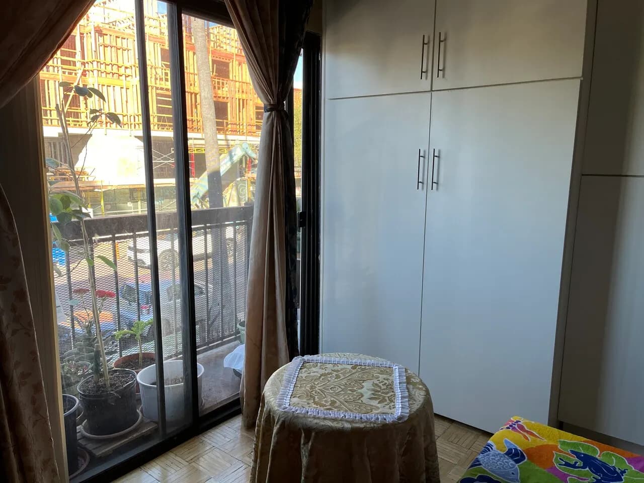 교통 편리하고 전철역 부근 모든상권이 도보가능
					룸메이트
					한타's preview 0