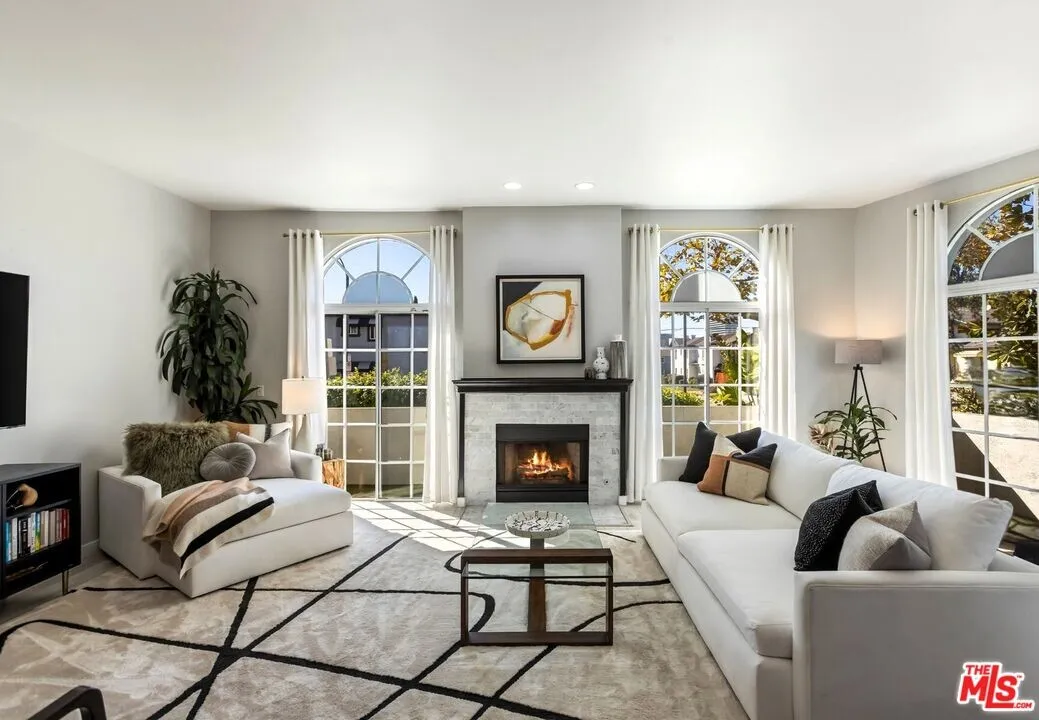 [1072] 한인타운 인근 3베드 2베쓰 콘도
						콘도's preview 2