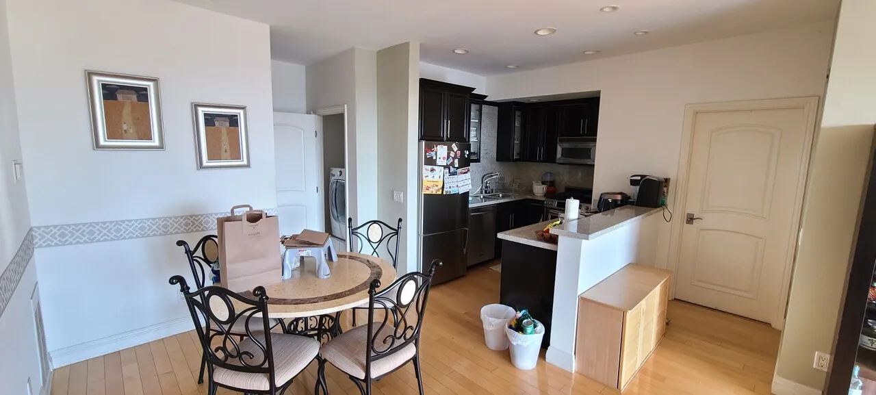 1Bed+1Bath by Westwood, Beverly Hills, Culver City
					룸메이트
					Los Angeles's preview 2