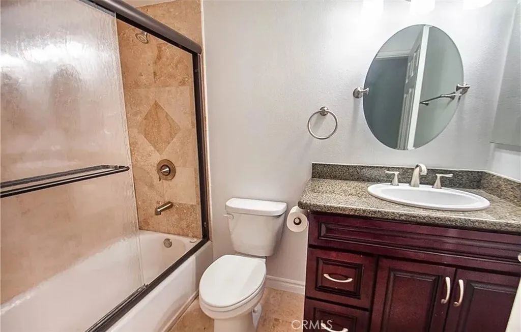 노스 헐리웃 콘도
						2008년생, 방3 화장실2, 약 1300 sf, 오픈구조, 마루바닥, new HVAC, 편라한 위치
						콘도  North Hollywood CA's preview 3