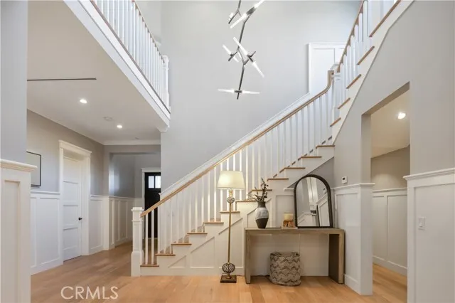 미라클마일 하우스
						2015년생, 방5 화장실6, 건평 Over 4000 sf, 랏 약 6200 sf
						주택  Los Angeles CA's preview 3