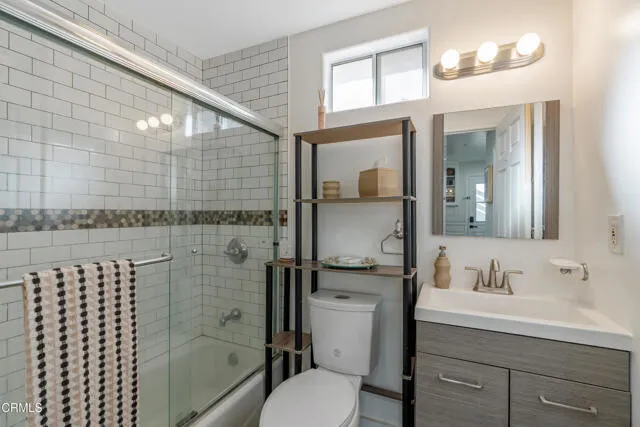 라크라센타 하우스
						방3 화장실2, 건평 약 1100 sf, 랏 액 3000 sf,. Cul-de-sac home
						주택  La Crescenta CA's preview 3