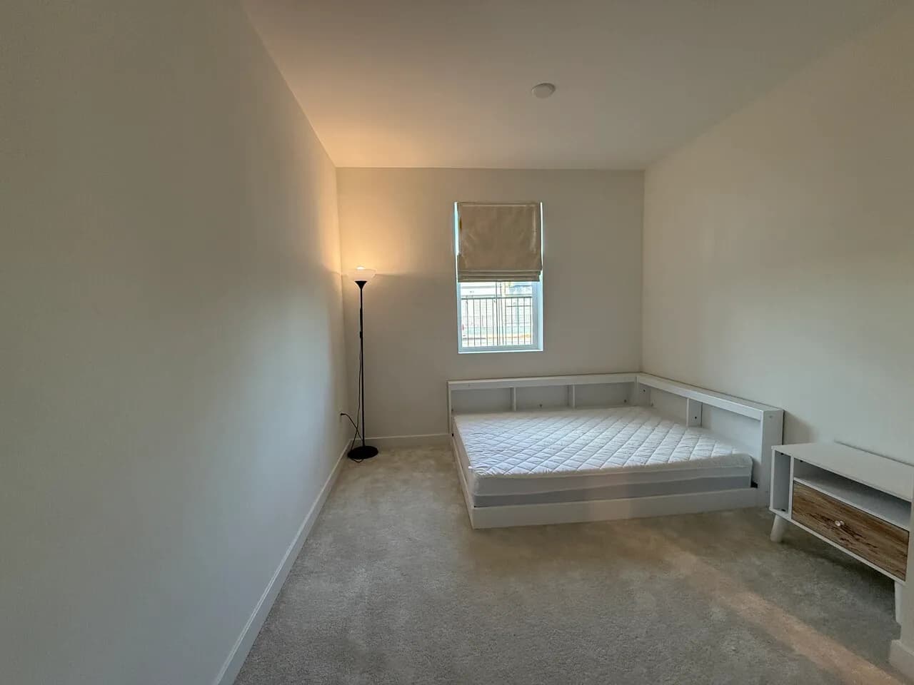 Compton 지역 새로 지은집 방 랜트 합니다.+Share garage
					룸메이트
					Compton's preview 1