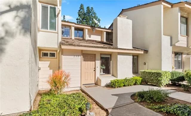 [1074] 브레아 3베드룸 3베쓰룸
						타운하우스  Brea CA's preview 0