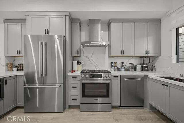 몬트로스 콘도
						2024년생, 방2 화장실2, 오픈구조, 발코니, 편리한 위치, 좋은 학군
						콘도  Los Angeles CA's preview 0