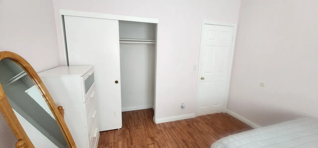 Gardena 가디나 지역 방 렌트 합니다 - 여자분
					룸메이트
					가디나 Gardena's preview 1