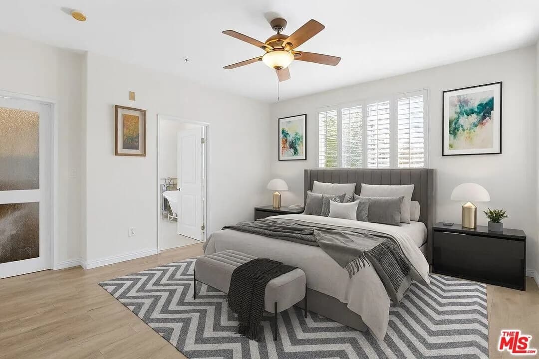 행콕팍 인근 콘도
						2003년생, 방2 화장실2, Over 1600 sf, 코너유닛, 발코니, 편리한 위치 
						콘도  Los Angeles CA's preview 2