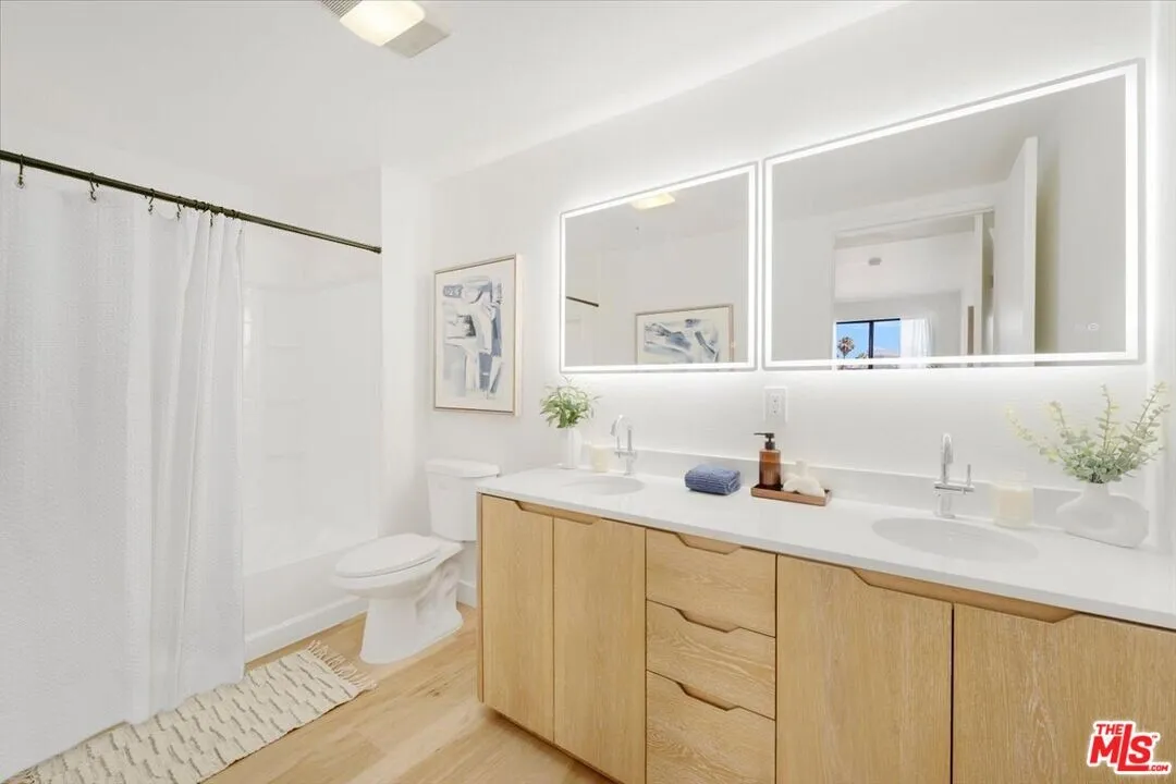 한인타운 콘도
						2005년생, 방3 화장실2, 오픈구조, 리모델, 약 1350 sf, 24시간 시큐리티
						콘도  Los Angeles CA's preview 3