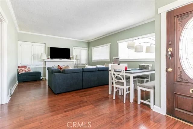 강력추천 1073 파사데나 하우스
						인기지역 인접 / 방2 화1 / 차고파킹 
						주택  Pasadena CA's preview 1